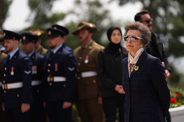 Royal Circular tweet media