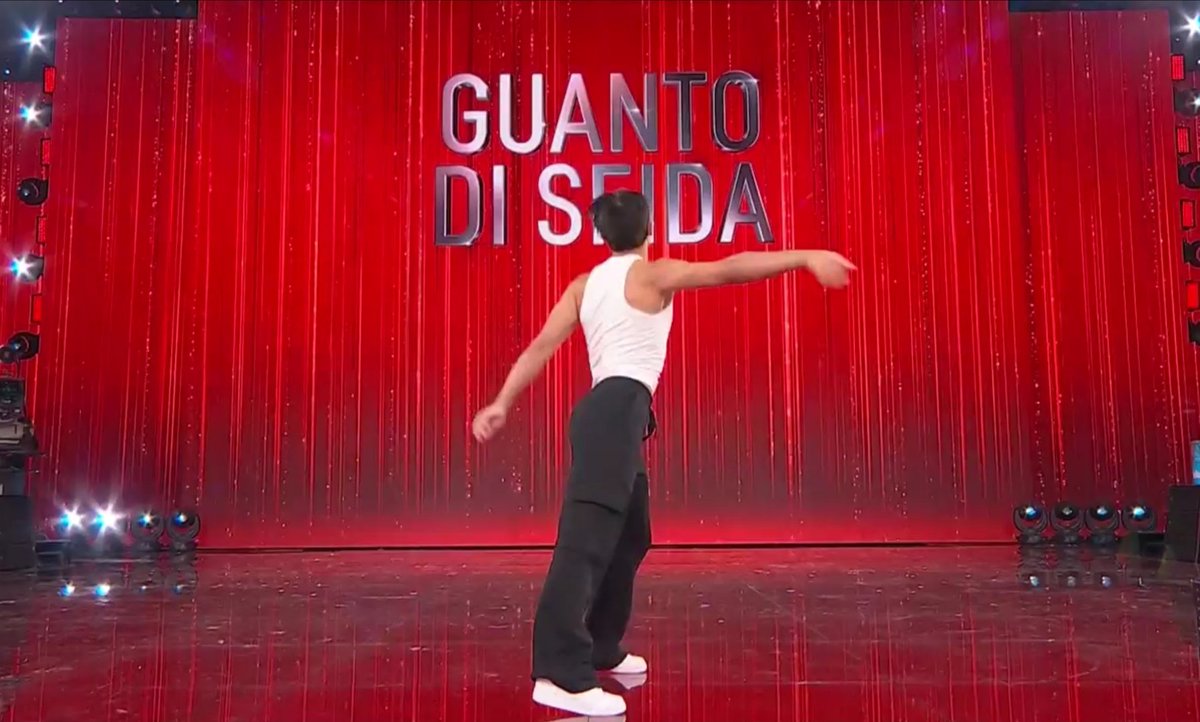 l4tuttologa's tweet photo. Se solo la maestra lo valorizzasse come fa con le altre sue allieve, avremmo qui di fronte il vincitore della categoria ballo🏆. Ma non siete ancora pronti a questo discorso.
#amici24 https://t.co/6srmeplPB7
