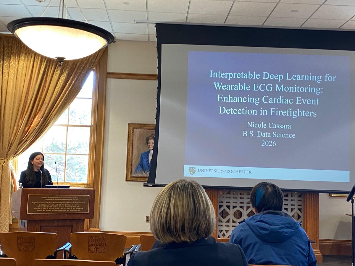 UofRDataSci's tweet image. Nicole Cassara (Class of 2026) presented her research on a neural network model (H2M) capable of real-time cardiac event detection using wearable ECG devices at the Office of Undergraduate Research&apos;s annual Celebrating Research Week in April 💻📷

#datascience #research