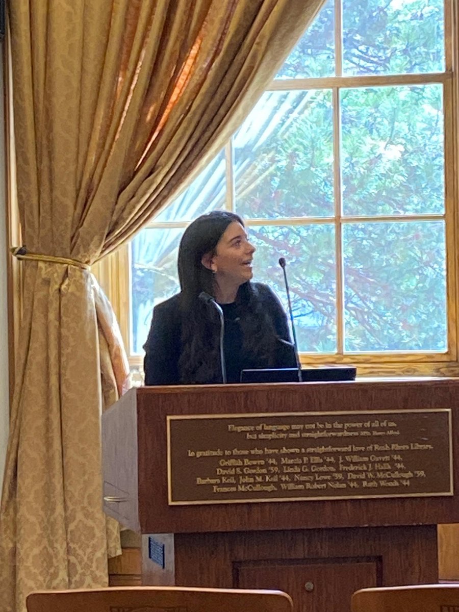 UofRDataSci's tweet image. Nicole Cassara (Class of 2026) presented her research on a neural network model (H2M) capable of real-time cardiac event detection using wearable ECG devices at the Office of Undergraduate Research&apos;s annual Celebrating Research Week in April 💻📷

#datascience #research