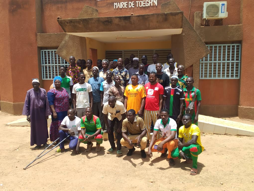 Toéghin a désormais sa cellule de veille citoyenne !
Avec ADC-Délwendé &amp; l'appui de #BEOGNEERE, l'AG constitutive s’est tenue le 19 avril 2025.
📌 Statuts adoptés, organe dirigeant élu : l’Association Wamalgdo est née ! @hewlettfound #communeouverte