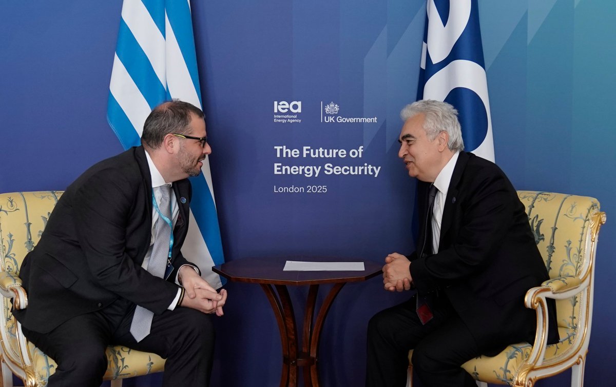 Fatih Birol (@fbirol) on Twitter photo Very good exchange with Greek Deputy Minister <a href="/ntsafos/">Nikos Tsafos</a> at our Energy Security Summit in London
We discussed 🇬🇷’s ongoing efforts to strengthen its energy security, notably through expanding & modernising its power grid
Looking forward to further close <a href="/IEA/">International Energy Agency</a>-🇬🇷 cooperation Very good exchange with Greek Deputy Minister <a href="/ntsafos/">Nikos Tsafos</a> at our Energy Security Summit in London
We discussed 🇬🇷’s ongoing efforts to strengthen its energy security, notably through expanding & modernising its power grid
Looking forward to further close <a href="/IEA/">International Energy Agency</a>-🇬🇷 cooperation