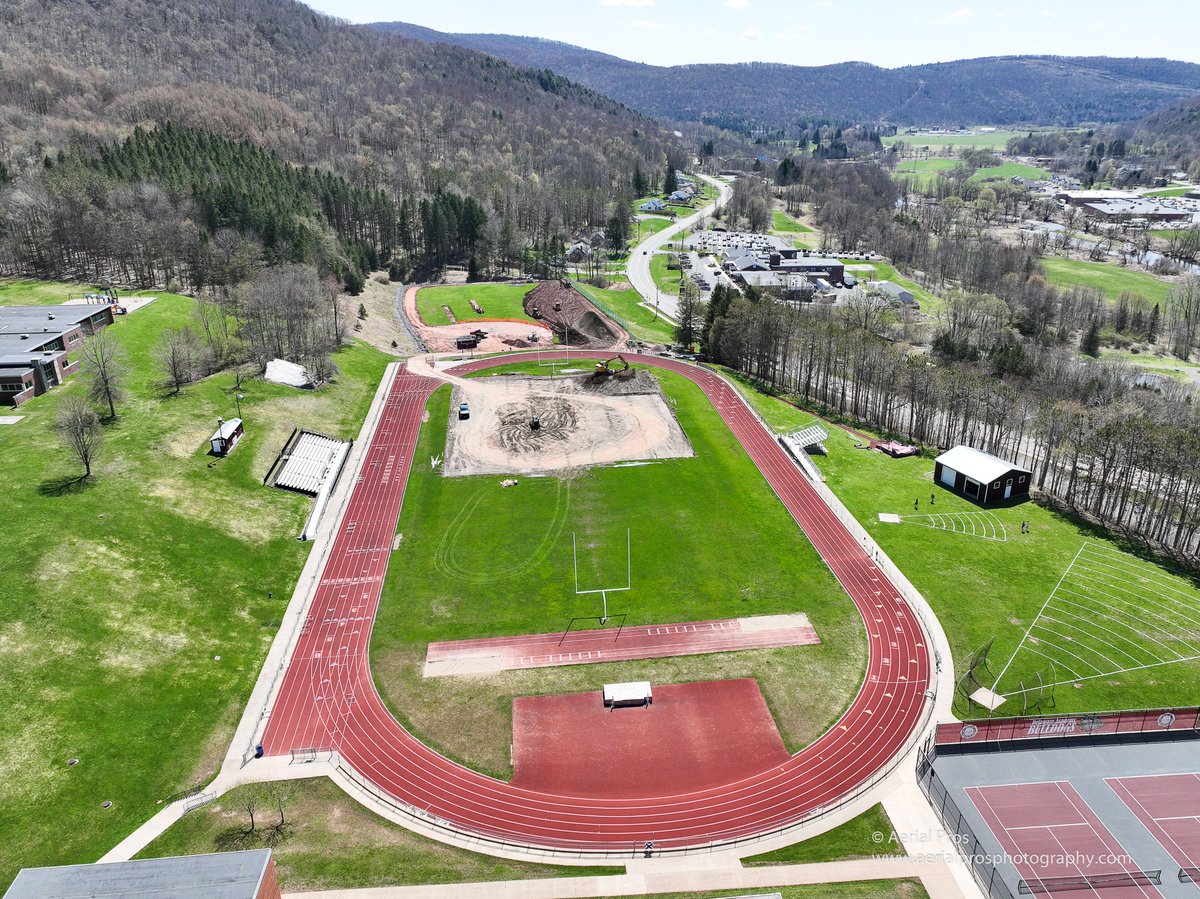 ClarkCompanies's tweet image. 📷 Breaking Ground, Building Futures! 📷📷
Clark Companies has officially broken ground at the Delaware Academy High School for TWO athletic field upgrades! 📷
This project reflects the Clark Family's deep commitment to giving back and investing in the future of their hometown.