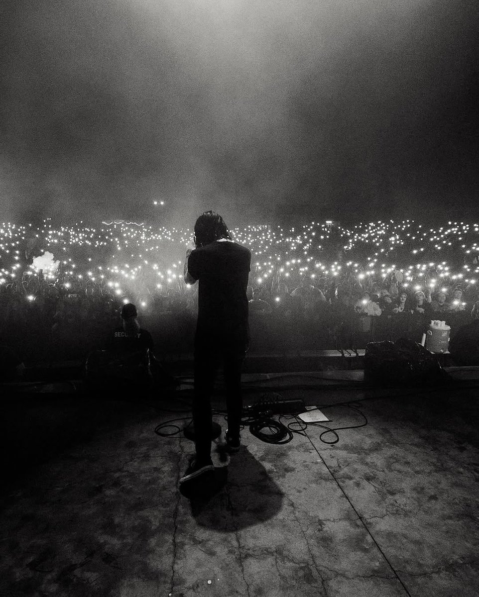 Sleeping With Sirens tweet media