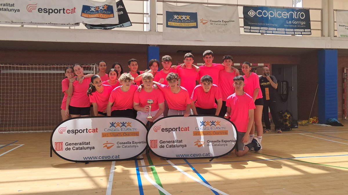 InsVilanova's tweet photo. Gran jornada de Korfbal, viscuda amb molta intensitat i emoció per part de tots els participants. 1r i 2n classificat categoria cadet. https://t.co/SrUJrM0ohj