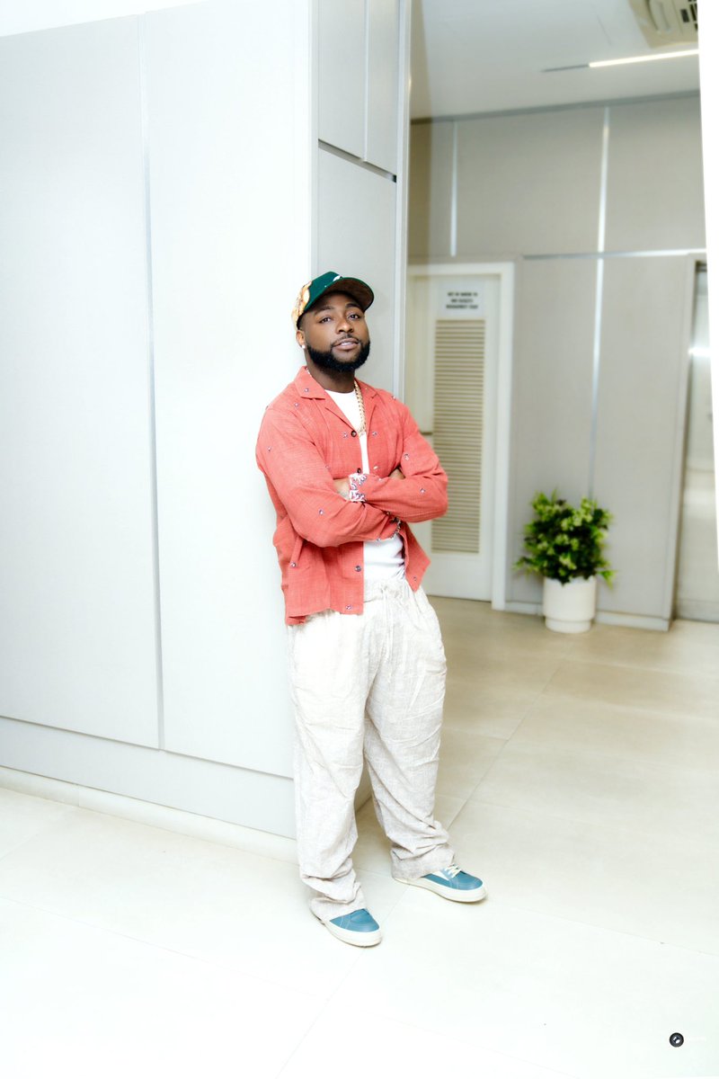 davido's tweet image. O ya baby, lay down, oh
Finish work for me, oh
Oh, tomato
Put that thing back, oh (Yeah)
Ah, baby 5️⃣💨🌎😌😍