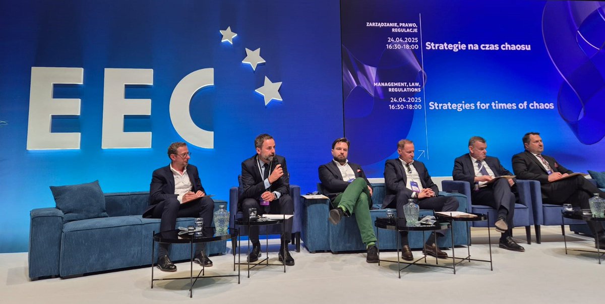 PHH_PL's tweet image. 🔹 PHH na @EECKatowice 🔹

Podczas panelu „Strategie na czas chaosu” na Europejskim Kongresie Gospodarczym, Prezes PHH Rafał Kincer, dzielił się swoimi przemyśleniami w zakresie zarządzania w niepewnych czasach.​

💡 Więcej bit.ly/42L5xQy
