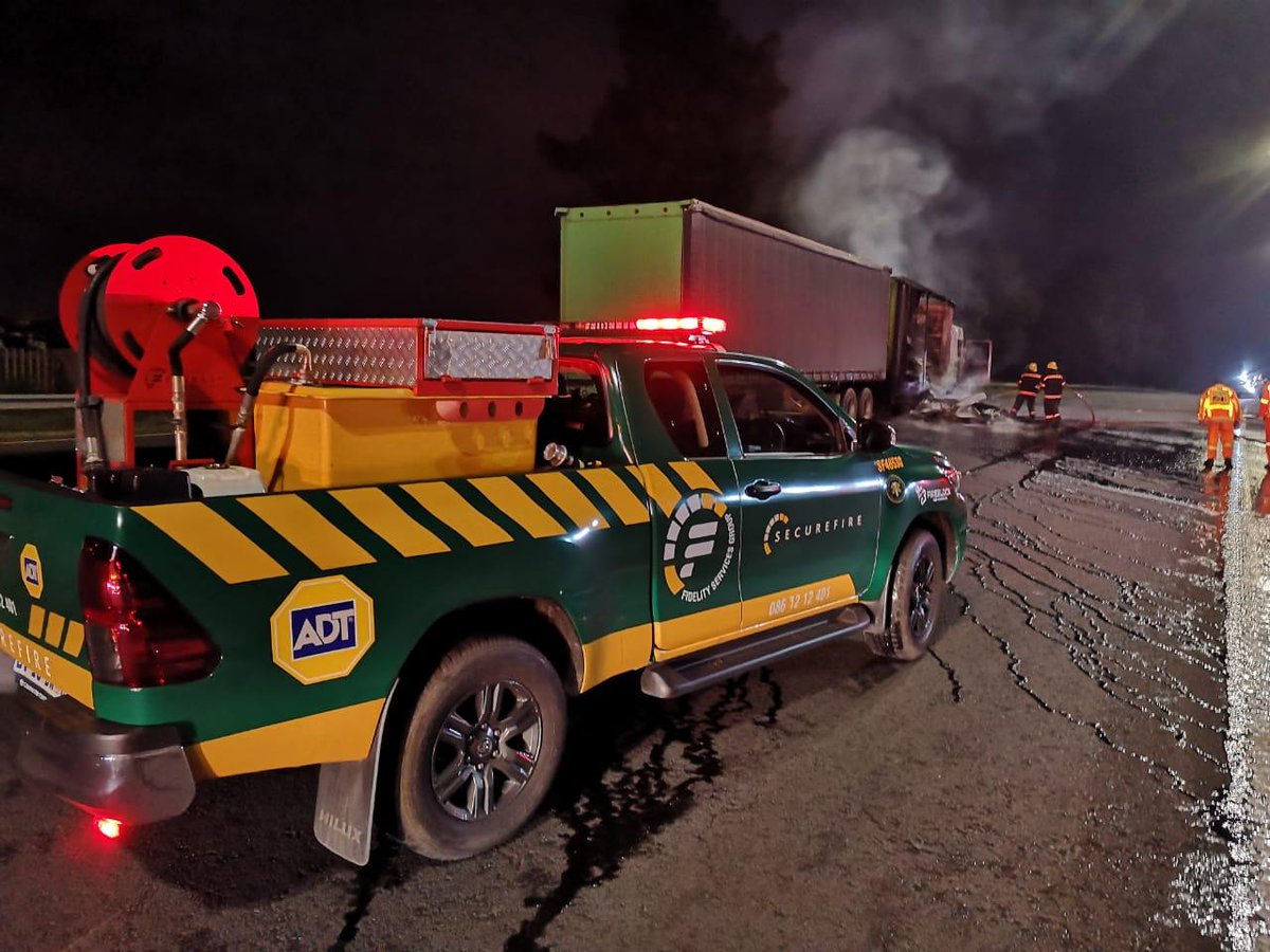 Fidelity_Secure's tweet photo. Shout out to our amazing SecureFire team, who put their lives at risk to ensure a safer community! Our fire truck and team attended to a fire in the early hours of the morning in East Rand.

#FidelitySecureFire #fightingfires #EastRand #KZN #FidelityServiceGroup #WeareFidelity https://t.co/UurEV6EeNq