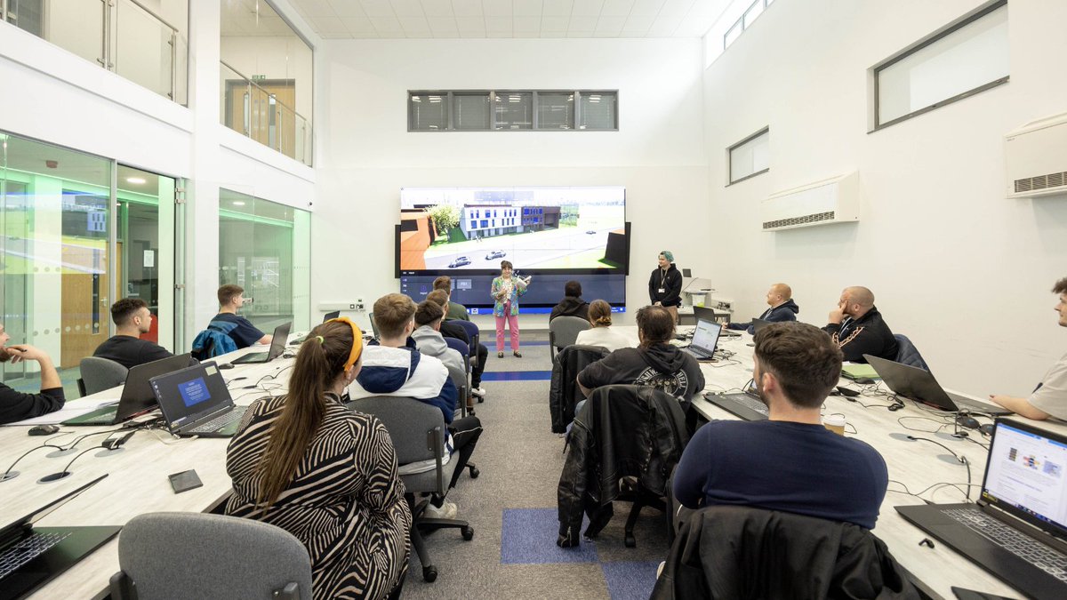 Help young people launch their careers 🚀

The transition from school to working life can be hard - but is made easier when you have valuable industry knowledge or experience behind you. 

See which schools need you 👉 chesterfield.co.uk/business/busin…

#ChesterfieldSkills