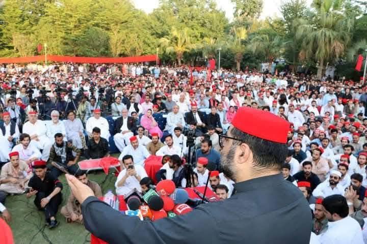 NazarBuneri's tweet photo. د اسلامیه کالج پوهنتون
 پښتون سټوډنټس فیډریشن ځوانانو ته په کامیاب پروګرام مباراکې وایم
د قام ځوانان شعورې بیداره وي د هغې قام ته هیس څوک لاس نشې اچولۍ
#حقوق_یا_آزادی https://t.co/TkMDxE09wf