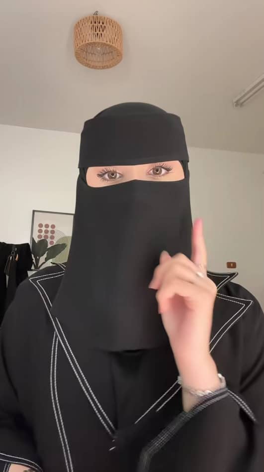 HgjhVMSmEBJfg7's tweet image. مسيار من طبيبه مطيريه في الطائف
من الطائف مطلقه بدون اولاد
عمرها 30طولها 167 وزنها 70حلوه ونآعمه
انيقه مثقفه هاديه
جامعيه
تعمل طبيبه
السكن متوفر بنت ناس اجاويد ومعروفين بالطيب ومستواهم ممتاز جدا زواج مسيار بسريه تامه بدون شروط بدون طلبات عندها
#الربع_شاورمر