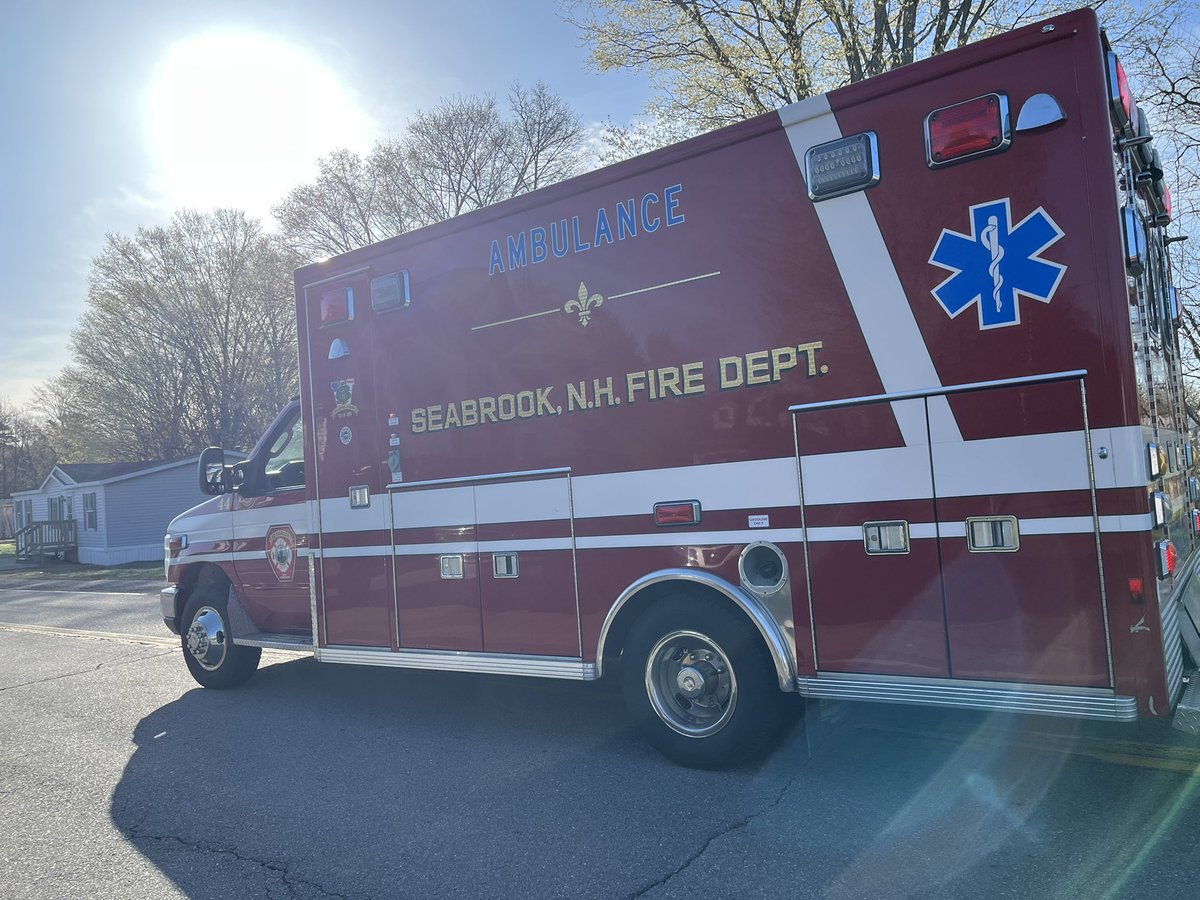 SeabrookNHPD's tweet photo. Great weather for #WalkToSchool Day yesterday! Tons of students, families, and staff walked from the @AmericanLegion Post 70 to @SeabrookSchool & @SeabrookMS. Thanks to our staff as well as the @Seabrook_Fire & #SeabrookNHDPW for making it a success! https://t.co/GEeLS20D32