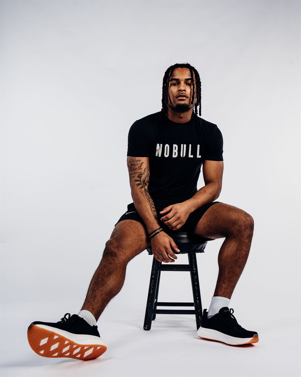 DarealBmarsh's tweet image. G R I N D
Locked in with @nobull.🌴⚔️