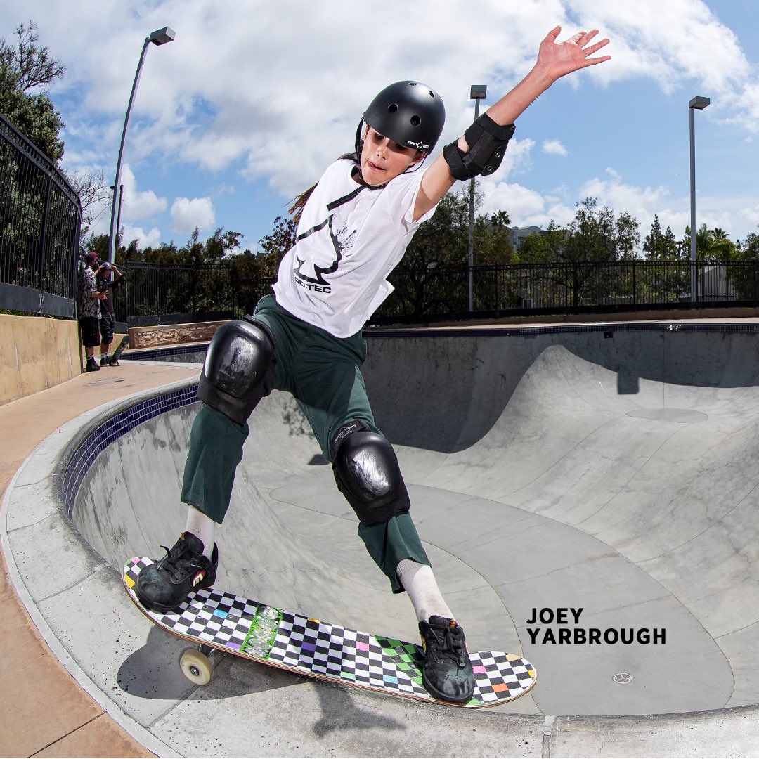 🚨NEW Vert Knee and Elbow Pad🚨
.
.
The most progressive skateboarding knee and elbow pad on the market. The high-performance construction offers heavy-duty protection for Vert and Park skating, while allowing a full range of motion and comfort with the Flexible Hinge design.