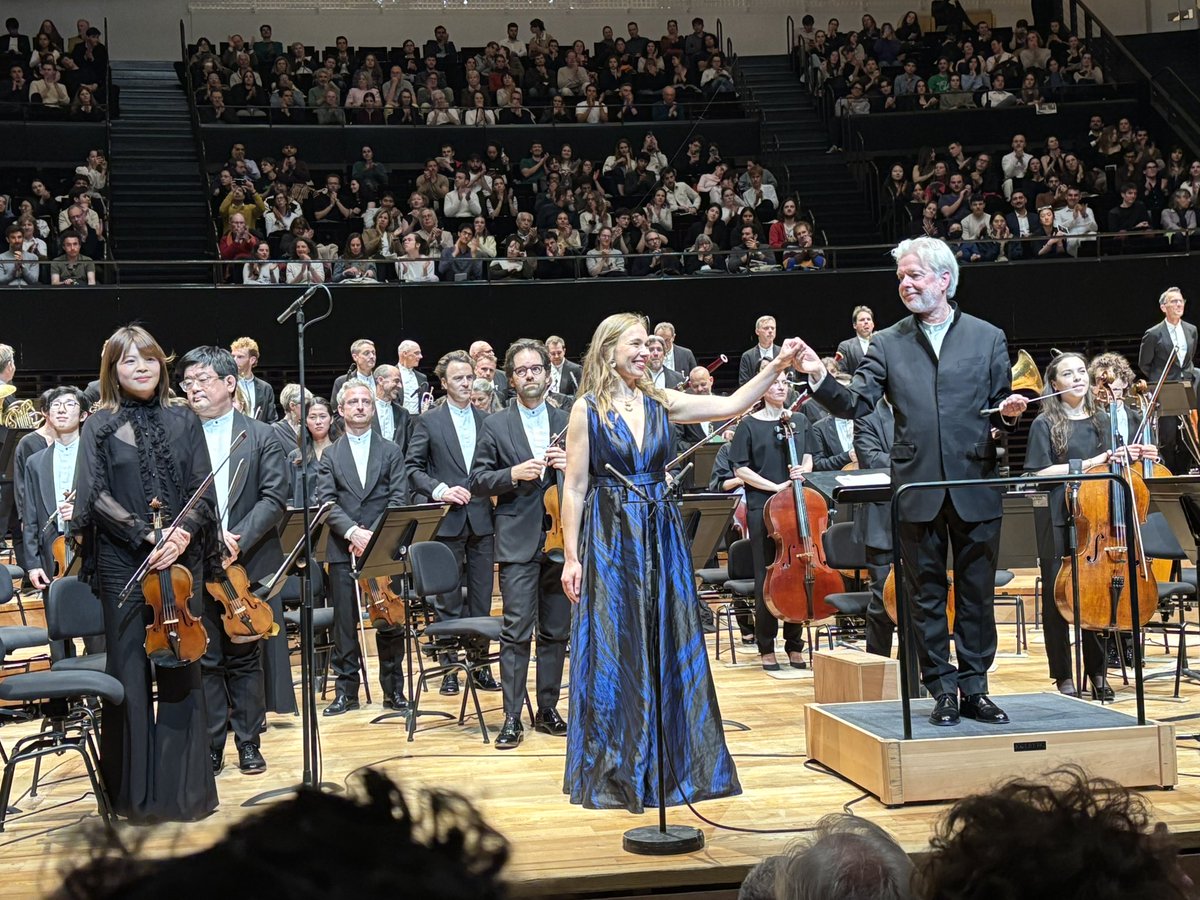 Bruno Serrou (@cirmeau) on Twitter photo Compte-rendu de concert :
Le postromantisme solaire de l’<a href="/OrchestreParis/">Orchestre de Paris</a> dirigé avec panache par <a href="/jpsaraste/">Jukka-Pekka Saraste</a> (Jukka-Pekka Saraste), avec Elsa Dreisig à la Philharmonie de Paris
brunoserrou.blogspot.com/2025/04/le-pos… Compte-rendu de concert :
Le postromantisme solaire de l’<a href="/OrchestreParis/">Orchestre de Paris</a> dirigé avec panache par <a href="/jpsaraste/">Jukka-Pekka Saraste</a> (Jukka-Pekka Saraste), avec Elsa Dreisig à la Philharmonie de Paris
brunoserrou.blogspot.com/2025/04/le-pos…