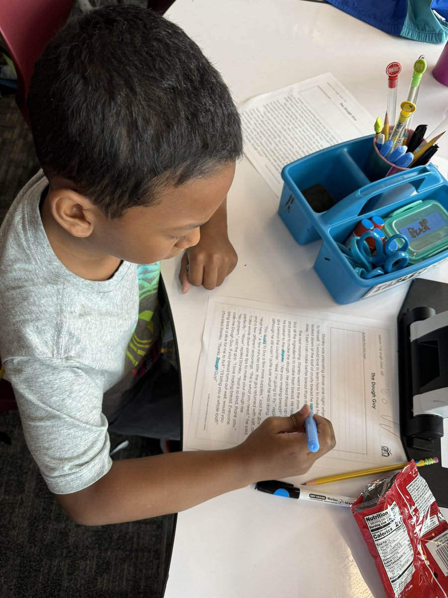 UFLI ROCKSTARS! Day 2 has been taken over by the students. They demonstrated their knowledge of using the grapheme ough to spell words with the /aw/ and long /o/ sound! Couldn’t be more proud ❤️🐾🚂#bulldogs #centennial <a href="/HumbleISD_CE/">Centennial Elementary</a> <a href="/HumbleISD/">Humble ISD</a>