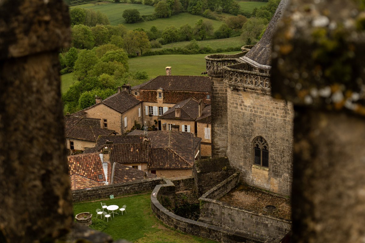 itsrapha83's tweet photo. Rainy days in Dordogne are paradise for dark fantasy lovers https://t.co/fteF4LqypK