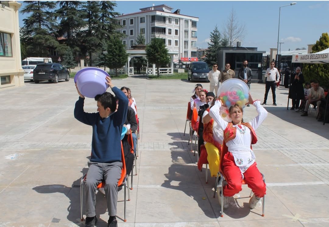 23 Nisan Ulusal Egemenlik ve Çocuk Bayramı  Programımıza iştirak eden  Sayın Mehmet Oğuz ERTUĞ'a, Sayın Turan DEMİR'e, okul müdürlerimize, öğretmenlerimize ve velilerimize teşekkürlerimizi sunarız.  Yaşasın 23 Nisan!...🌸
<a href="/havzailcemem/">Havza İlçe MEM</a> <a href="/samsunmem/">Samsun İl Milli Eğitim Müdürlüğü</a>