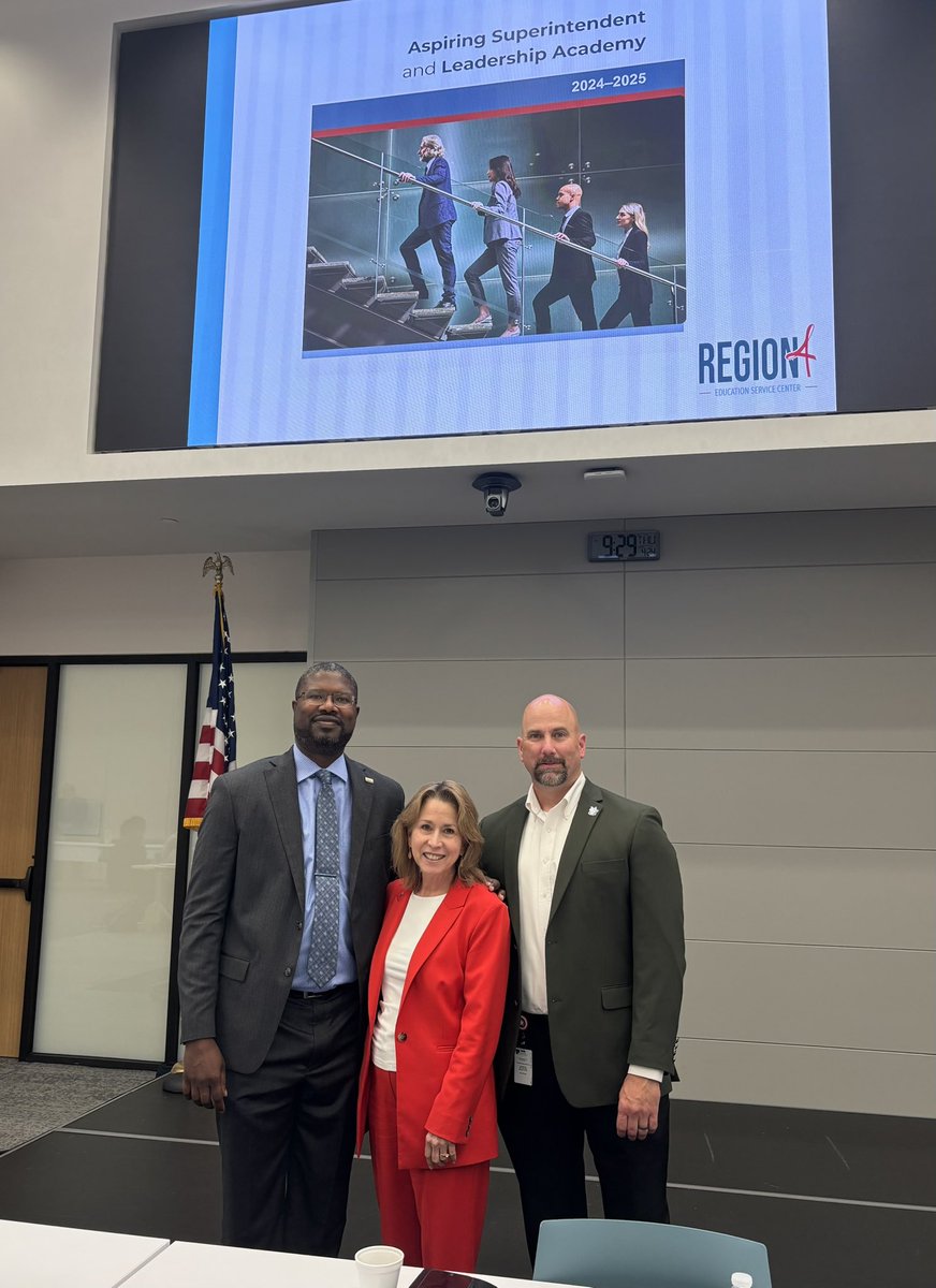 Robby_McGowen's tweet image. Thank you to the outstanding superintendents from @AliefISD, @ClearCreekISD, and @PearlandISD for sharing their wisdom and experience with the @Region4ESC Aspiring Superintendent &amp;amp; Leadership Academy today.