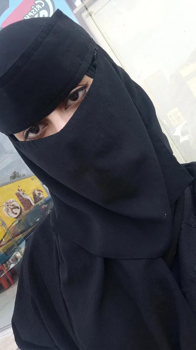 HgjhVMSmEBJfg7's tweet image. سعودية مطلقة
العمر 32
الوزن69
الطول165
شعر بني طويل ناعم
بيضاء وجميله جدآ مزيونه تحب الوناسه
بدون شروط السكن متوفر لديها
الوظيفه معلمه بدون اولاد
الطلب ارغب بزواج مسيار
#الربع_شاورمر
#سناب_محمد_بن_احمد