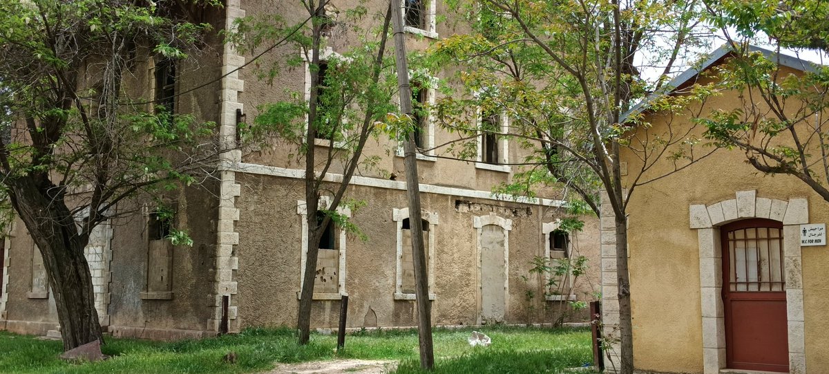 joumanasaroufim's tweet image. 🛤️ At the Station
Of trains
Of time
📍Rayak Train Station 
#nostalgia #springwalks #trainstations #HiddenGems