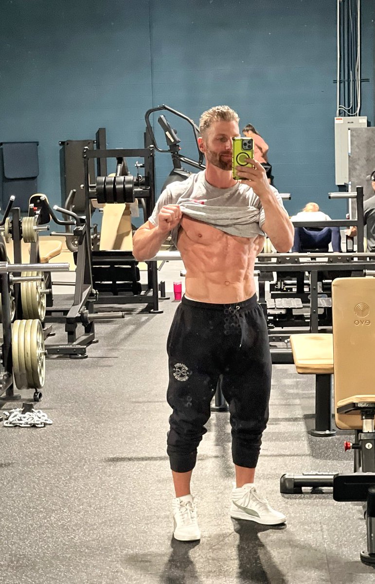 TimMcComsey's tweet photo. Getting healthier inspired my workout today ๐ช๐ธ
Finding a Healthier You โ
@trymfit
Joggers by @roughrecess
#trymfit #beyou #roughrecess #fitness #legday https://t.co/qglQ8F3UBD