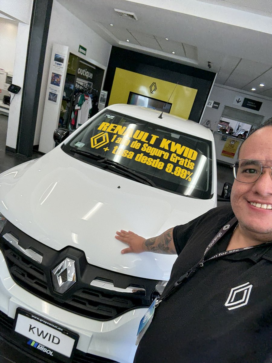 Yo con mi #Renault porque el genio interpretó mi deseo a la perfección! 

#RenaultDurango #Renoleros #Kwid #kiwi <a href="/RenaultMX/">Renault México</a>