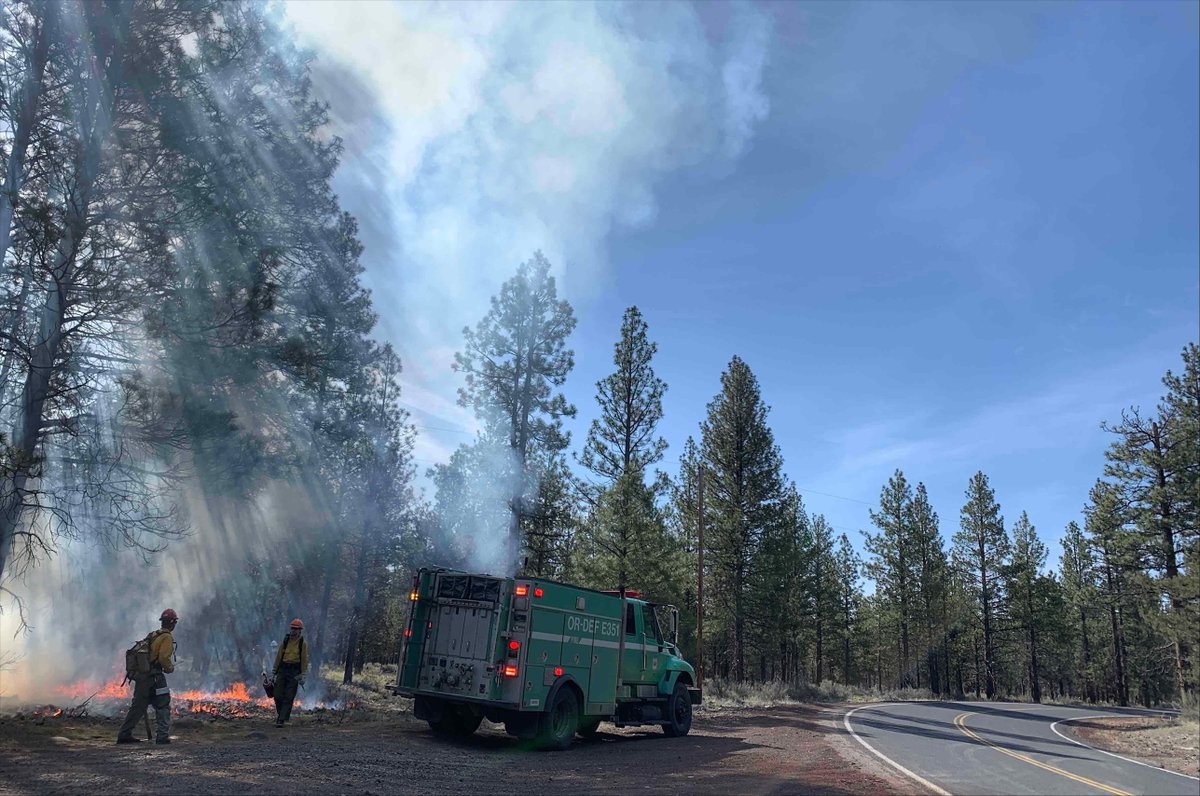 🔥Test fire ignitions were favorable on SAFR 7 located 3 miles south of Sisters along FSR 16. Firefighters are continuing with ignitions on up to 84 acres. Expect increased firefighter traffic &amp; vehicles along FSR 16. No trail or road closures in place.