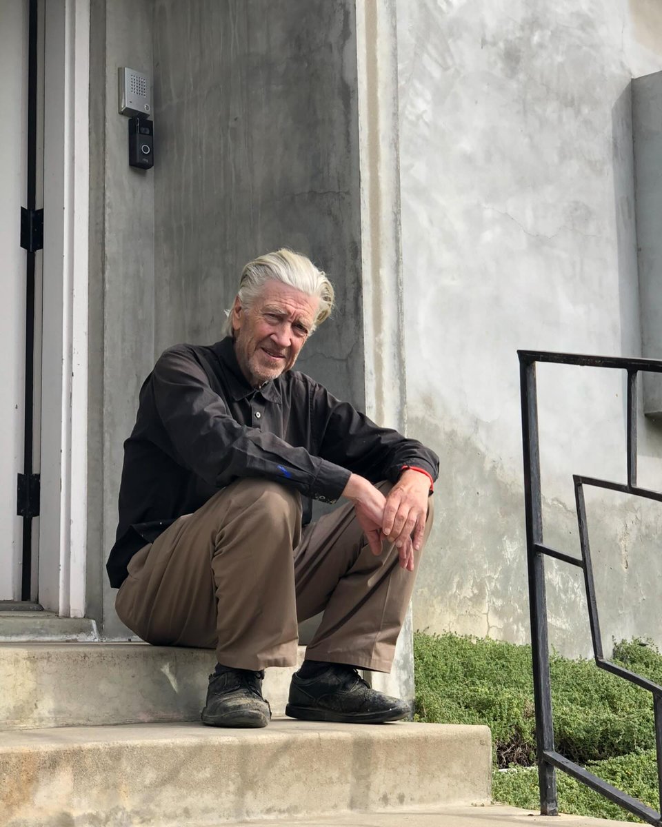DAVID LYNCH taking a break from a writing session during Covid time. Photo by Sabrina Sutherland