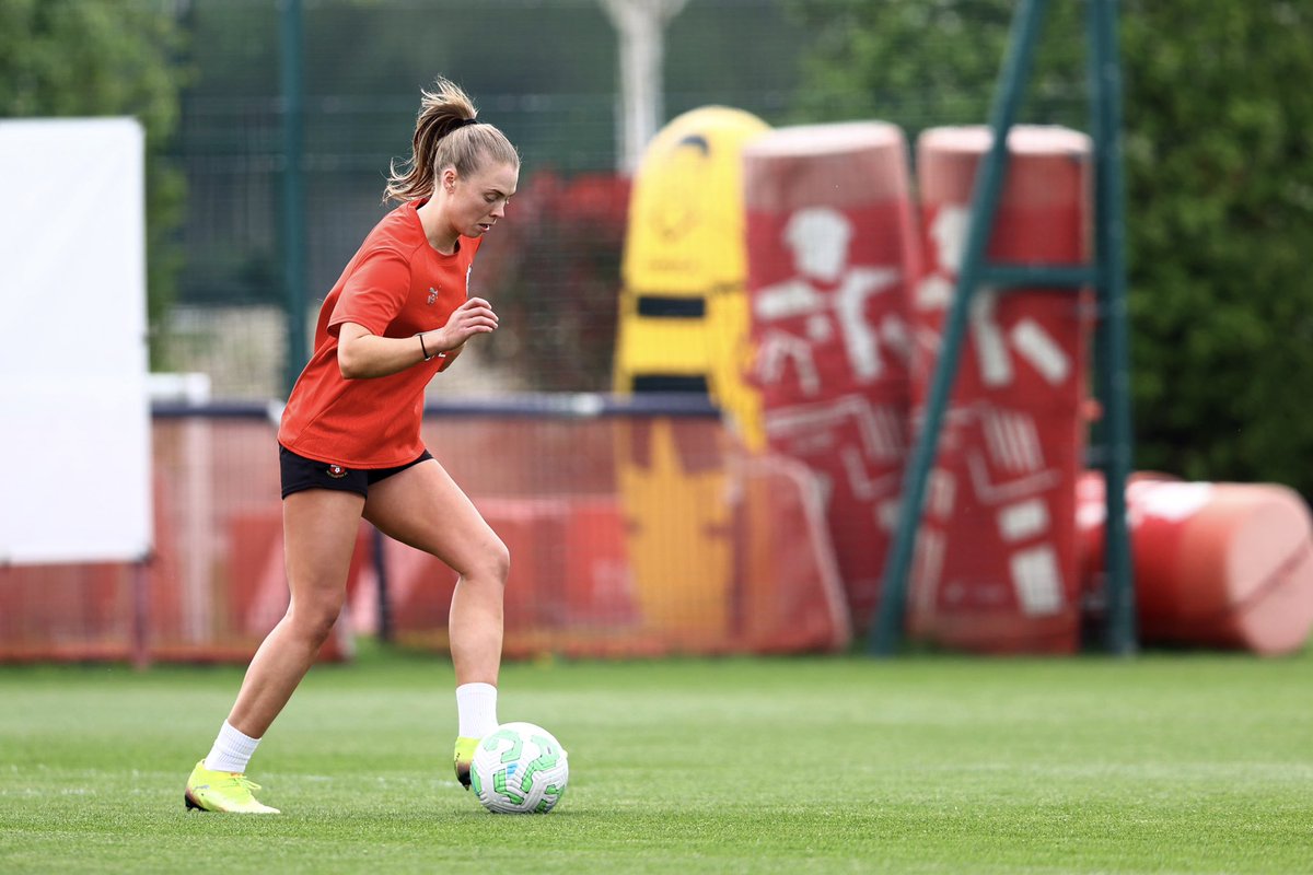 Boots on &amp; back on the grass with the team ⚽️💫