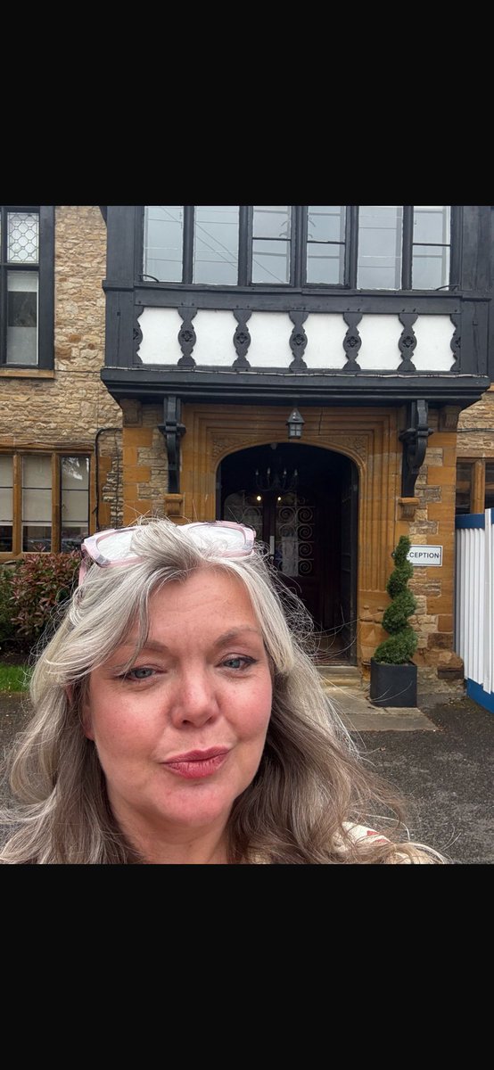 Yesterday was a wonderful and inspiring day <a href="/WHSprepschool/">Winchester House Sch</a>. Such a pleasure to work with a school team so committed to supporting students with ADHD. Thank you for inviting me.

As ever, thanks to <a href="/SpeakingofBks/">Ellie at Speaking of Books</a> for recommending me and sorting everything out♥️