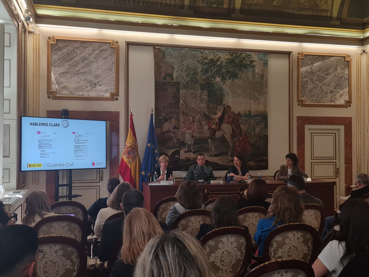eFdezMolina's tweet photo. Hoy hemos pasado el día hablando de transferencia de conocimiento. Un lujo! Gracias a @GEPLP_ES por la invitación y poder presentar el proyecto Hablemos claro que independientemente de los resultados de su evaluación es ya un éxito. Larga vida a esta realidad que es ya POLARIS https://t.co/BqkJ2Jn9V0