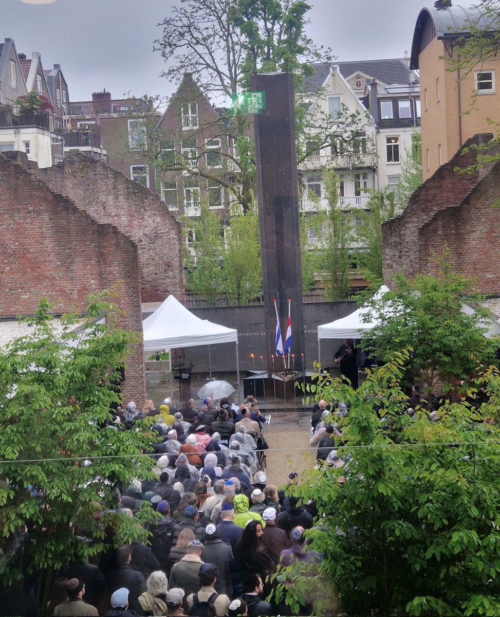 CJO_NL's tweet image. CJO GEEFT EERSTE REACTIE OP EXCUSES GEMEENTEBESTUUR AMSTERDAM
De excuses, en het daaraan verbonden gebaar, in de vorm van een bedrag, zijn er, wat ons betreft, om aan de Joden van Amsterdam hun identiteit, trots en weerbaarheid te geven en terug te geven.
cjo.nl/nieuws/cjo-gee…