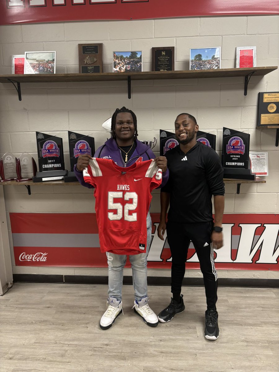 Tremonte22's tweet image. BLESSED🙏🙏🙏 TO RECEIVE A OFFICIAL OFFER FROM THE UNIVERSITY OF HUNTINGDON COLLEGE @CoachPeppersHC @gctitansfb @Chaic20