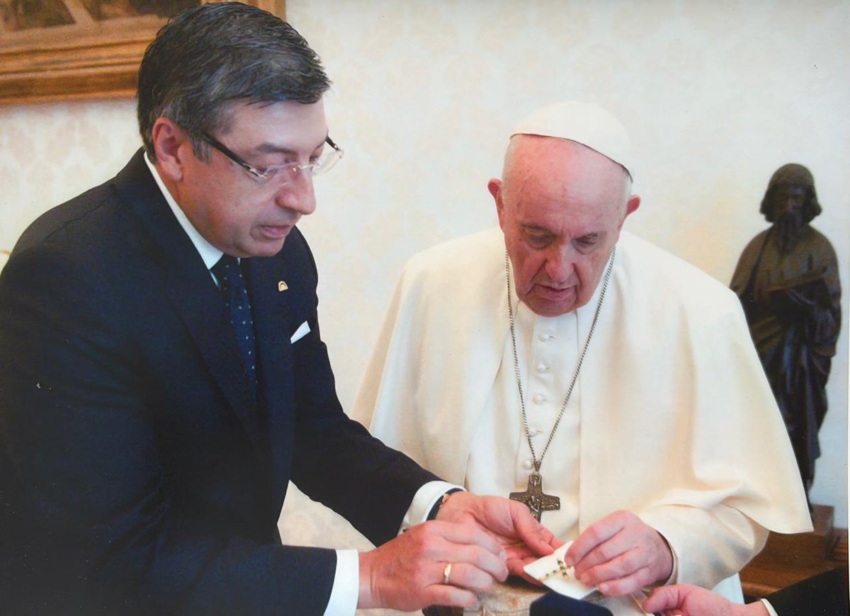 Tuve el privilegio de ser recibido como Secretario General de la CAN por su Santidad Papa Francisco. Recibí consejos, producto de su sabiduría y bendiciones para cumplir la misión de servir a Bolivia-Colombia- Ecuador y Perú. Gracias por su obra y legado para con la humanidad!