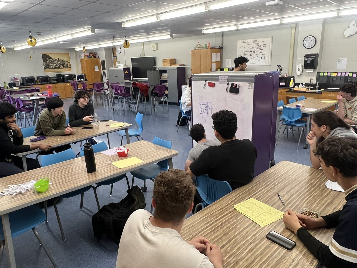 Mrs. Strauch tweet media