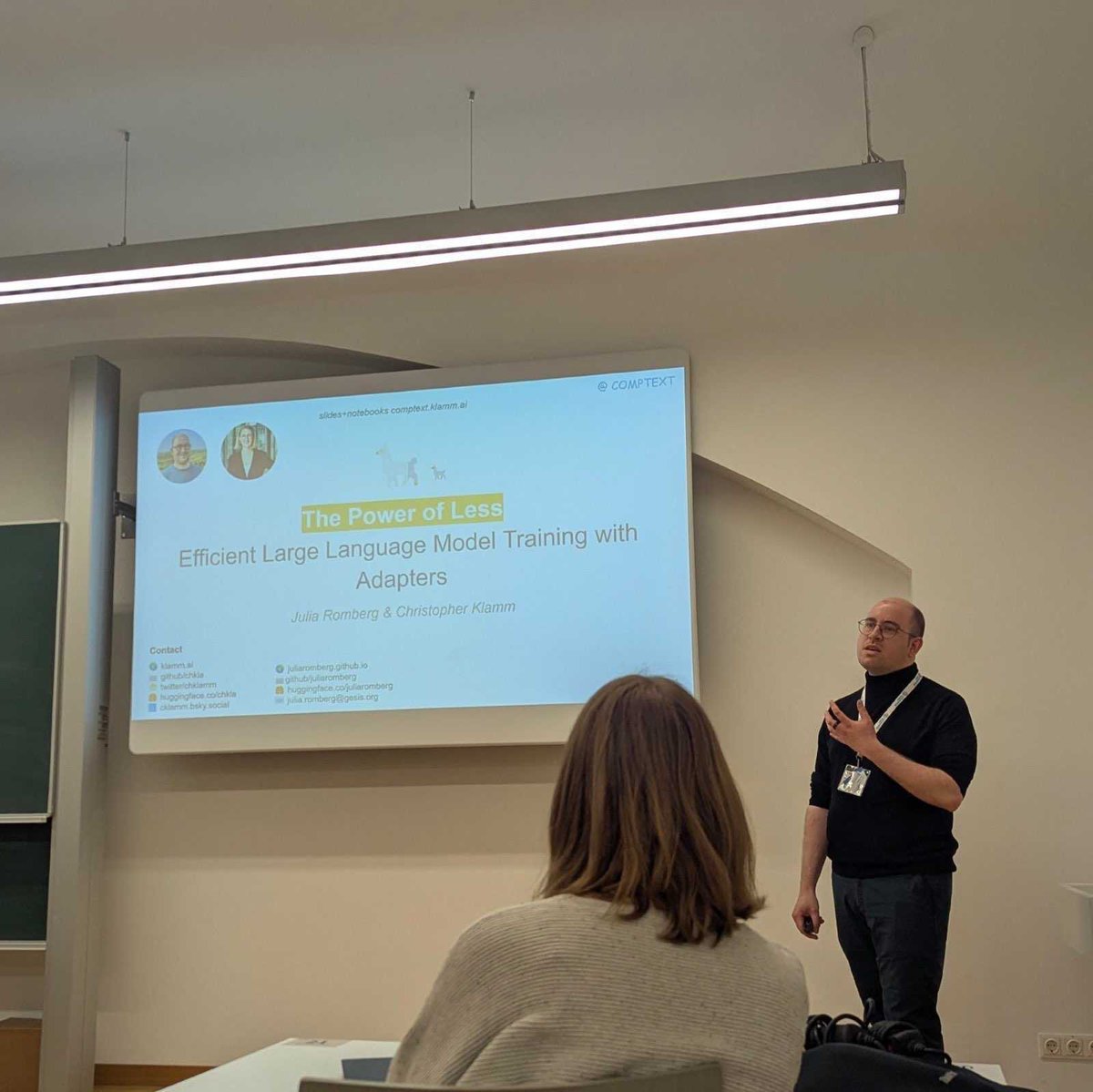 COMPTEXTCONF's tweet image. Afternoon workshops at
#COMPTEXT2025 wrapped up with in-depth sessions on narrative analysis, platform access (DSA), concept measurement, and LLM training.
Thanks to instructors Maria Antoniak, @dscheykopp, @hauke_licht,@chklamm
and all participants for a great end to the day!