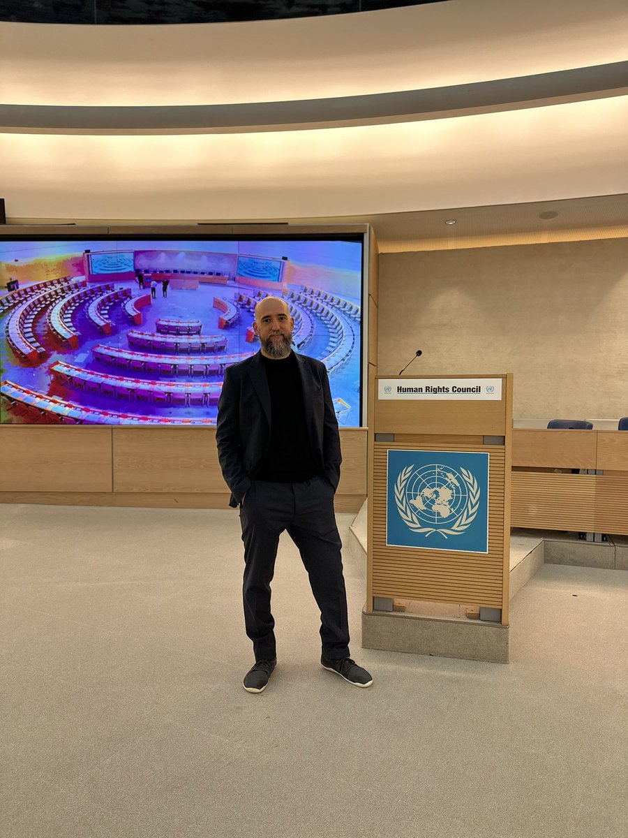 JonhernandezIA's tweet image. He tenido el placer de participar como ponente invitado en la sede de @UNGeneva ONU dentro del Foro de la Alianza de Civilizaciones, para hablar de Inteligencia Artificial. 

Quise aportar mi granito de arena mostrando cómo la IA está impactando al mundo. 

Compartí cómo esta…