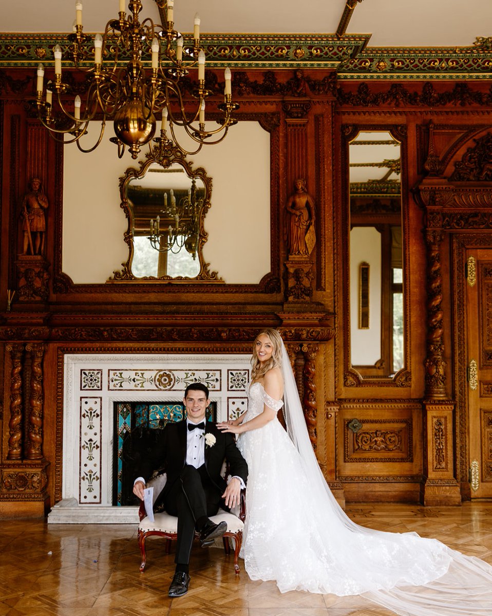 E&amp;J 💍🤍 

PHOTO @kellyweechphotography 
HAIR @hairbyhannahcarmela @vanessa_kay_seeley
MUA @calliejo_mua @nataliekelly712
FLORIST @dahlia_and_thyme

#manorbythelake #wedding #weddingvenue #cotswoldwedding #cotswoldweddingvenue #weddinginspiration