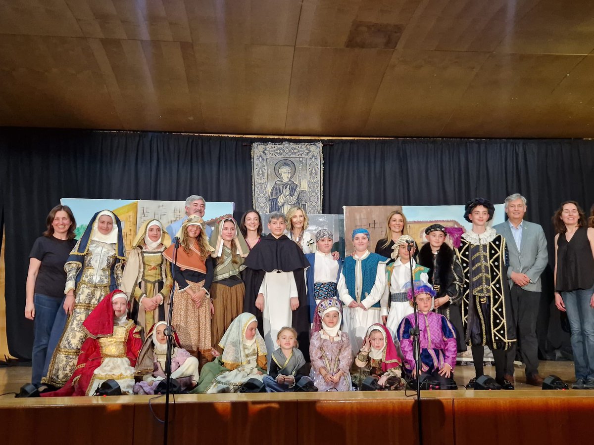 nuria_llopisb's tweet image. Hui hem estás al costas dels més menuts al concurs de Miracles de Sant Vicent Ferrer 

Enhorabona xics ! 👏🏻👏🏻👏🏻