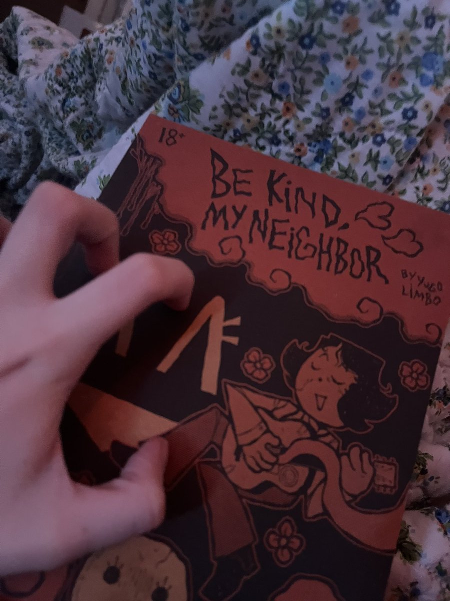 bedbugsinbed's tweet photo. I dunno bout yall but this book smells so fucking good https://t.co/L2aVFgnpbN
