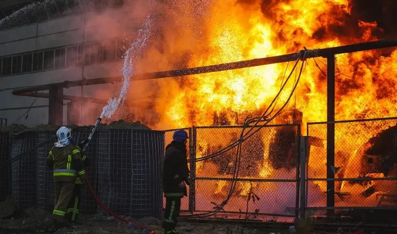 kyiv attack: assessment of Russian military capabilities - Google Search google.com/search?q=kyiv+… The recent mass missile and drone attack on Kyiv underscores Russia's continued willingness to target civilian infrastructure and inflict casualties, even in the Ukrainian capital.…