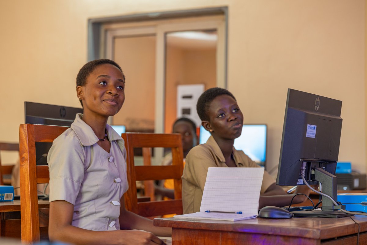 UNICEF Benin (@unicef_benin) on Twitter photo 1⃣5⃣ de ces 54 salles numériques, ont été aménagées par <a href="/VINCIEnergies/">VINCI Energies</a> et ont déjà touché plus 21 000 élèves, dont plus de la moitié sont des filles !👩💻 1⃣5⃣ de ces 54 salles numériques, ont été aménagées par <a href="/VINCIEnergies/">VINCI Energies</a> et ont déjà touché plus 21 000 élèves, dont plus de la moitié sont des filles !👩💻
