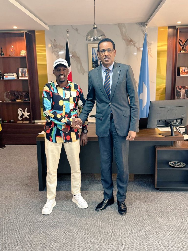 shukri_churicha's tweet image. Thank you,Balozi,for the warm reception that we received today at the Somalia Embassy in Kenya. Your continued stay in Kenya will be for the benefit of both Kenya 🇰🇪 and Somalia 🇸🇴.@Ijabril @ASHAKURHUSSEIN @SomaliainKenya