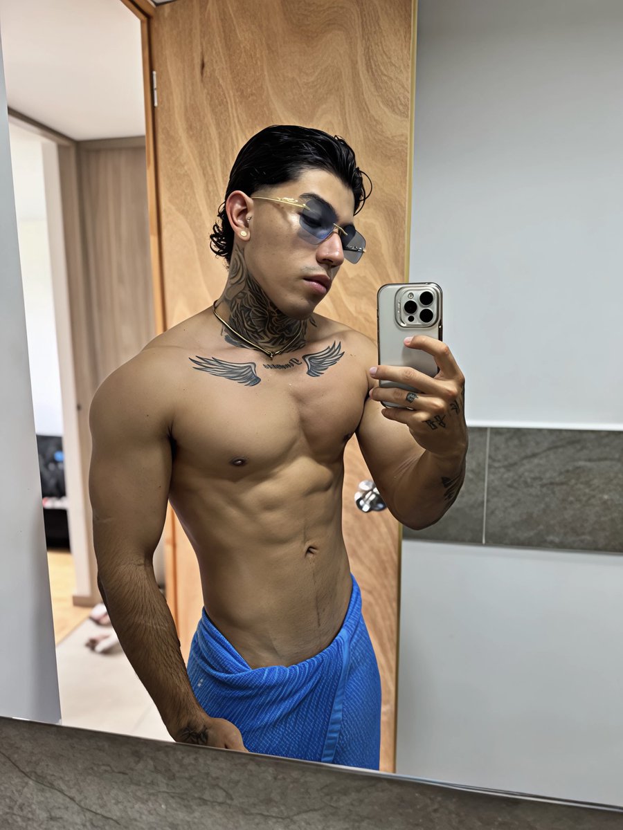 LAlejandro__'s tweet photo. Te duchas conmigo? 👻

https://t.co/qT6lfeAwJj https://t.co/MCEpGoARim