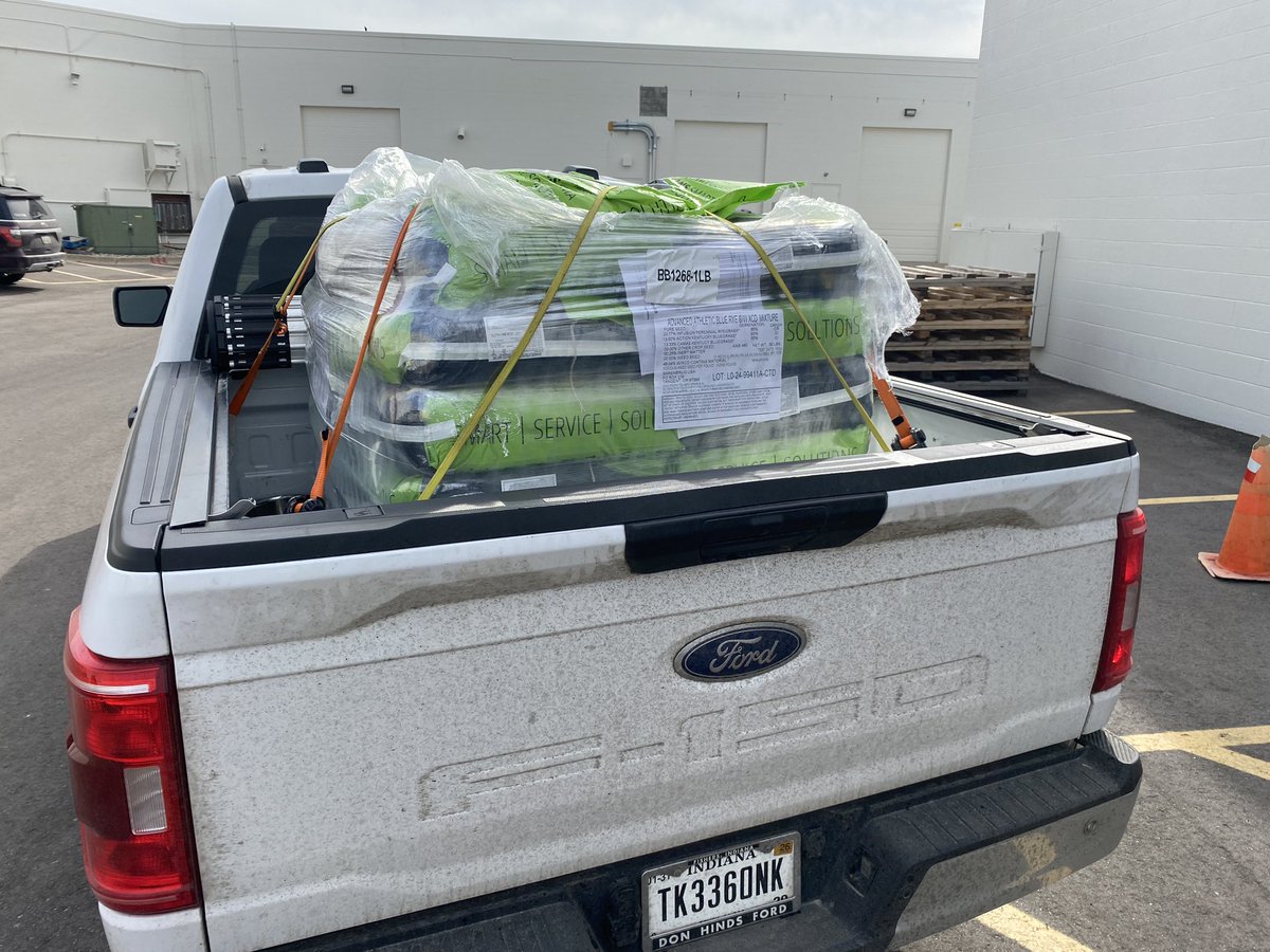 TurfSpartanLord's tweet image. Back on the Road
50/50 Blue Rye w/XCD ✅
Aloft LC G ✅
Flight Control Max ✅
Zoxy-PG ✅
@NufarmUSTurf @UnitedTurf 
#SeedSZN is ON in the #MittenState 
@AdvancedTurf has you covered!