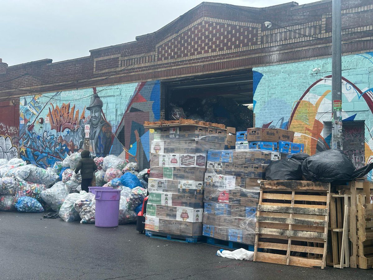 ayy_bendito's tweet photo. Brooklyn is becoming a trash collection now? Smells disgusting, sidewalk blocked, and trucks blocking traffic. Let’s get it together 🤢 all this stacked higher than anyone walking past smh @NYCSanitation @NYC_DOT https://t.co/H3RZhxypVj