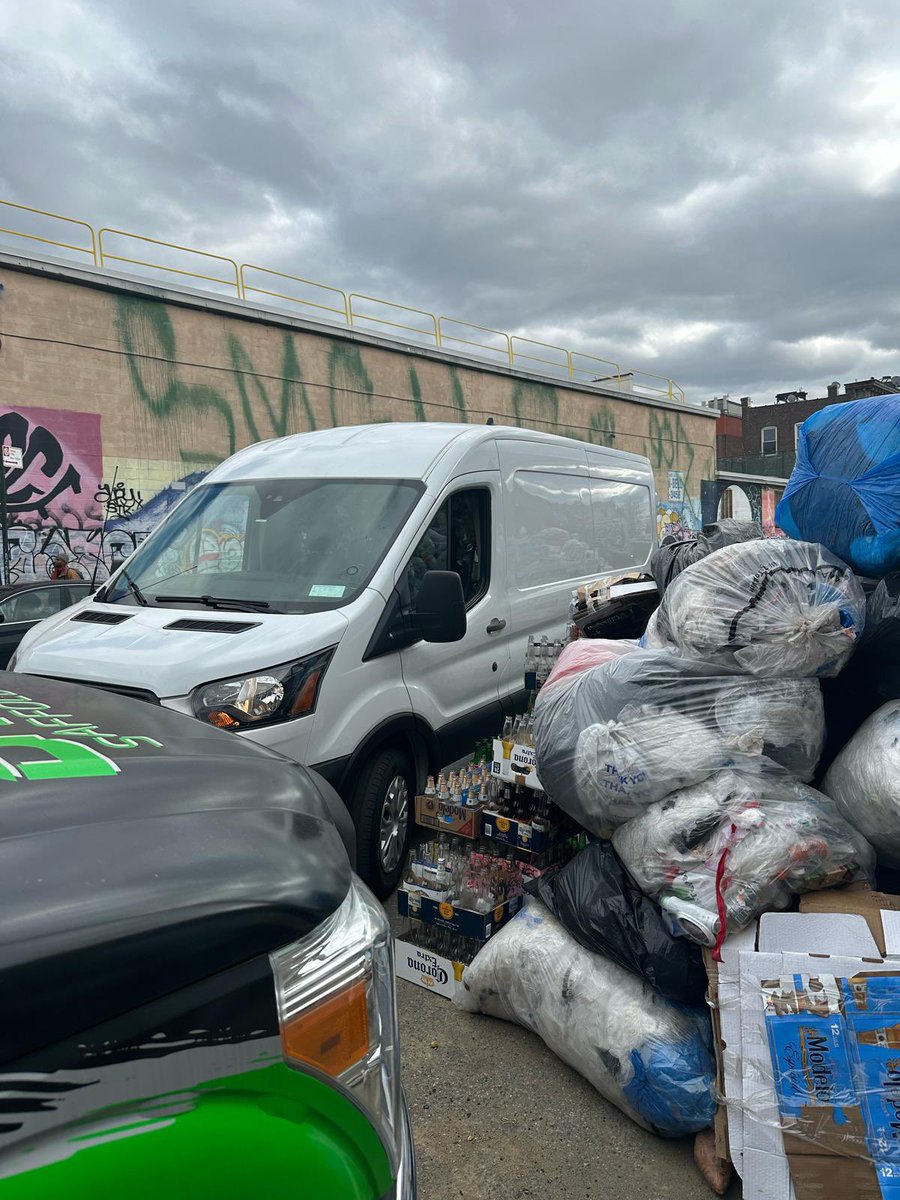 ayy_bendito's tweet photo. Brooklyn is becoming a trash collection now? Smells disgusting, sidewalk blocked, and trucks blocking traffic. Let’s get it together 🤢 all this stacked higher than anyone walking past smh @NYCSanitation @NYC_DOT https://t.co/H3RZhxypVj