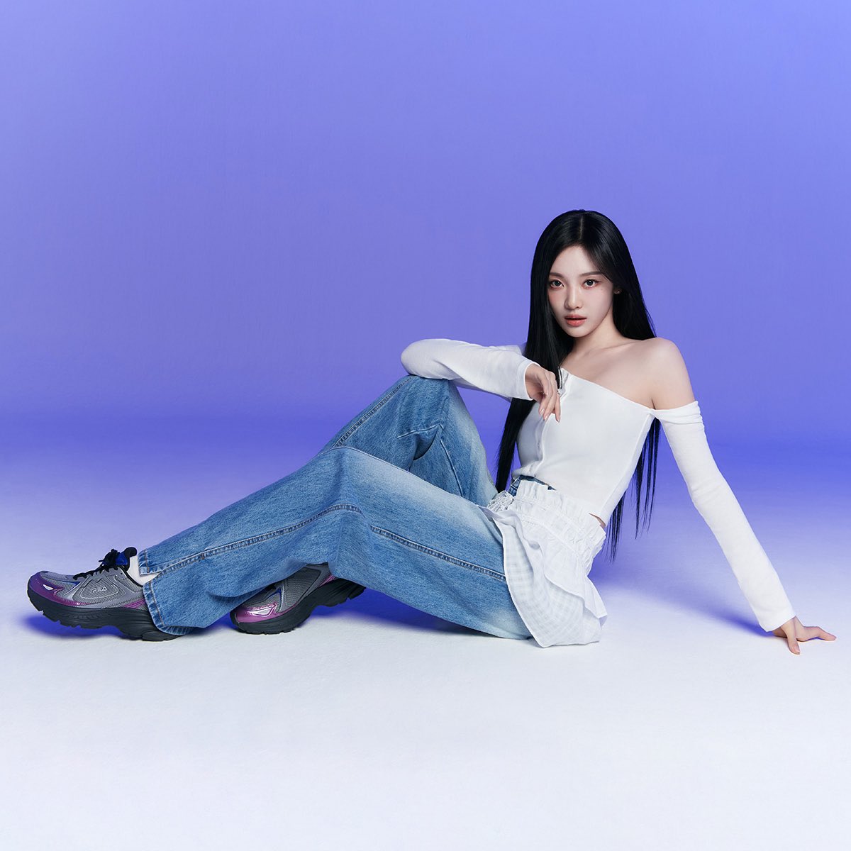 NINGMlNG's tweet photo. dressed in clean, effortless layers and grounded by the statement– 𝙳𝚎𝚌𝚢𝚙𝚑𝚎𝚛_#%!\ designed in metallic purple &amp; grey; this look redefines streetwear-chic, suit both performance and presence, I guarantee. https://t.co/UPSEaDsuxX