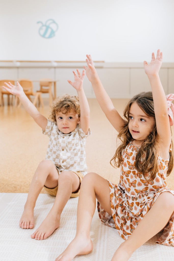 HiBubbeleh's tweet photo. Bubbles, beats &amp; big simcha — Imma &amp; Me is TOMORROW! 
Sing Hebrew songs, celebrate Jewish traditions, dance, + learn through joyful movement and play!

First class FREE w/ code: freeclass 

RSVP: https://t.co/eN5I7IfeUT

#MommyAndMe #JewishJoy #ImmaAndMe https://t.co/P5ixF4D6i7